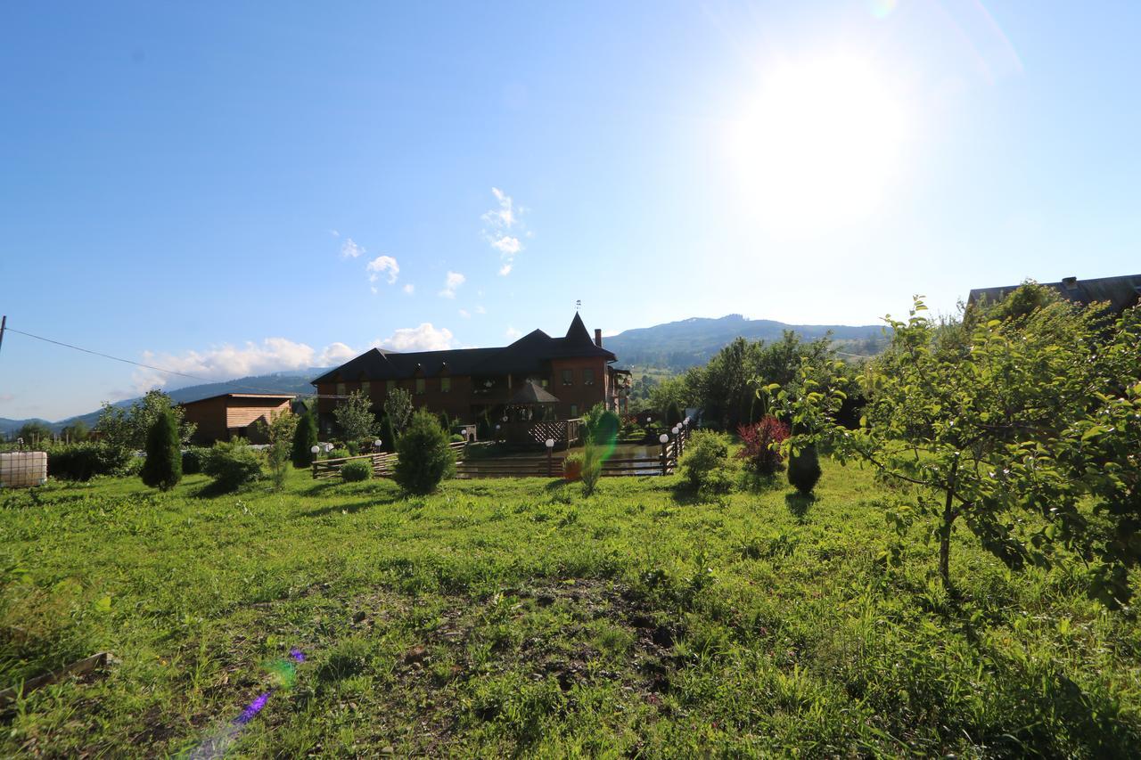 Pid Goroyu Hotel Chorna Tysa Exterior photo